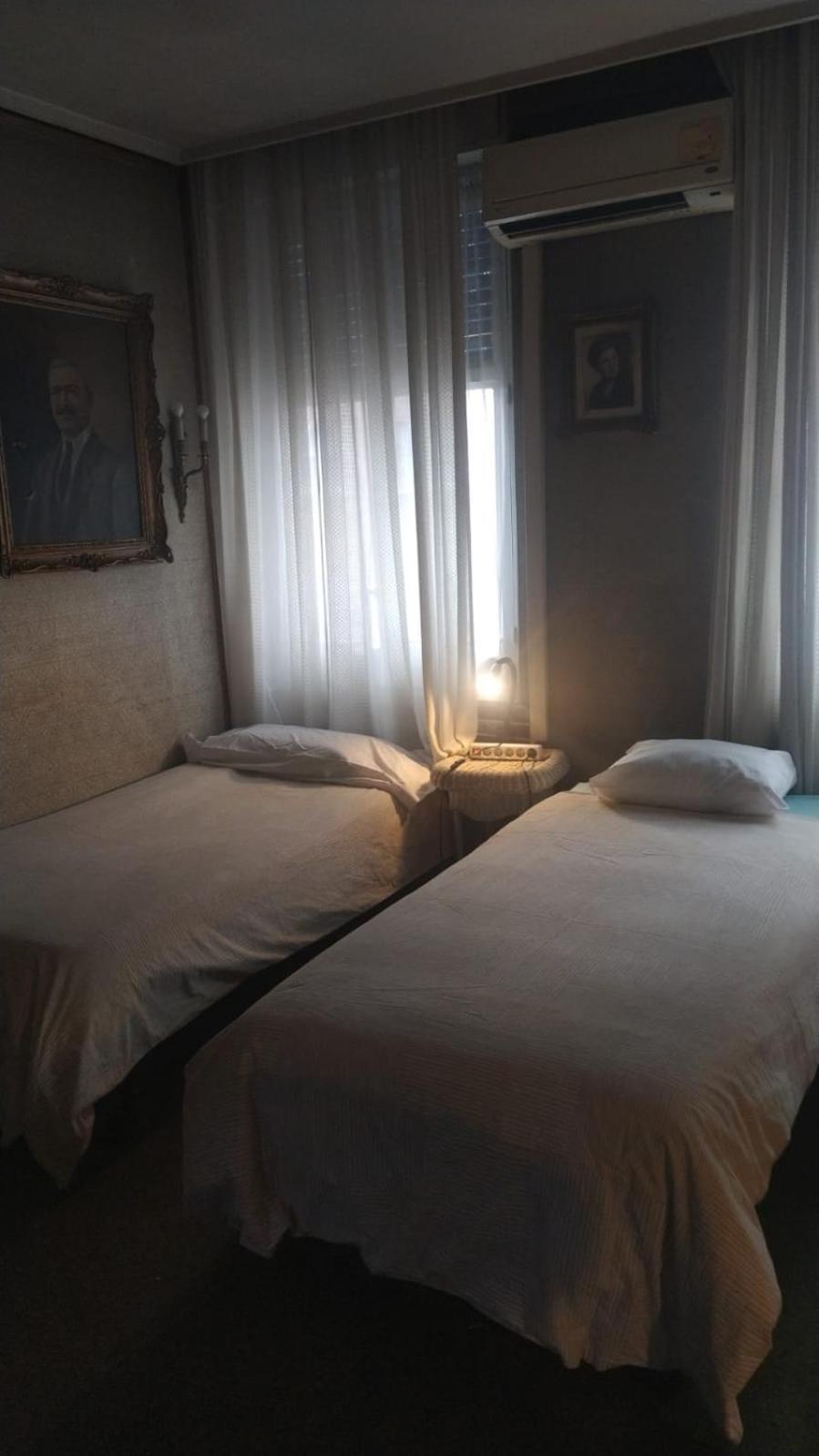 De 3 Camas Con 2 Ventanas Al Exterior Y Tv En Casa Compartida * Madrid